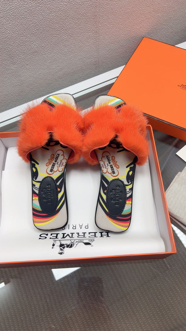 Sandales plates bout ouvert Hermes H-Style orange en fourrure de vison 739515