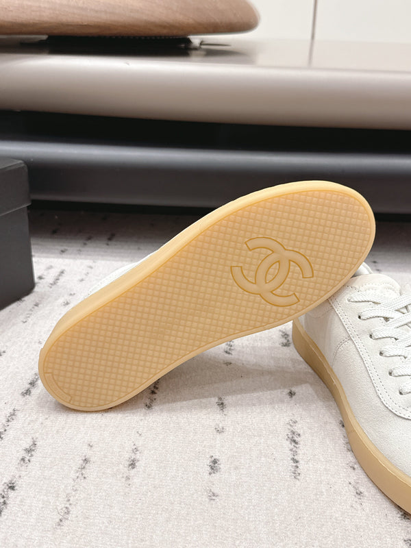 Chanel 26 Round Toe Platform Casual Shoes White in Suede 739429