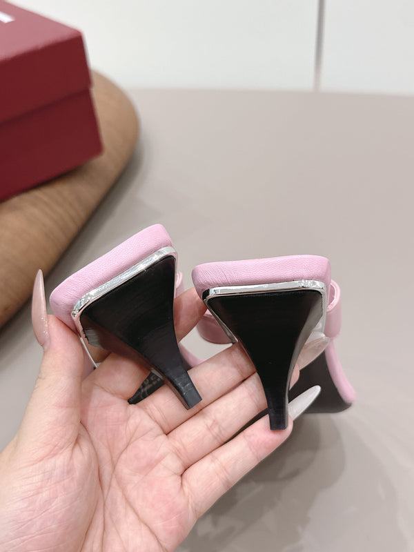 Gucci 26 Round Toe Flip-Flops 60 Pink in Sheepskin 739374