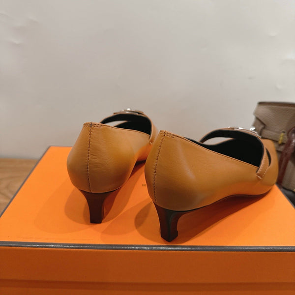 HM 26 Majeste 45 Pump Brown in Cowhide 744115