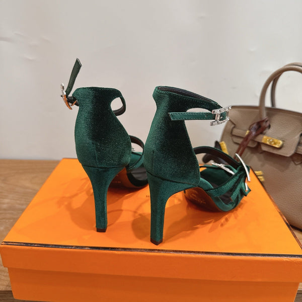 HM Liv Sandal 10.5 Dark Green in Velvet 744074