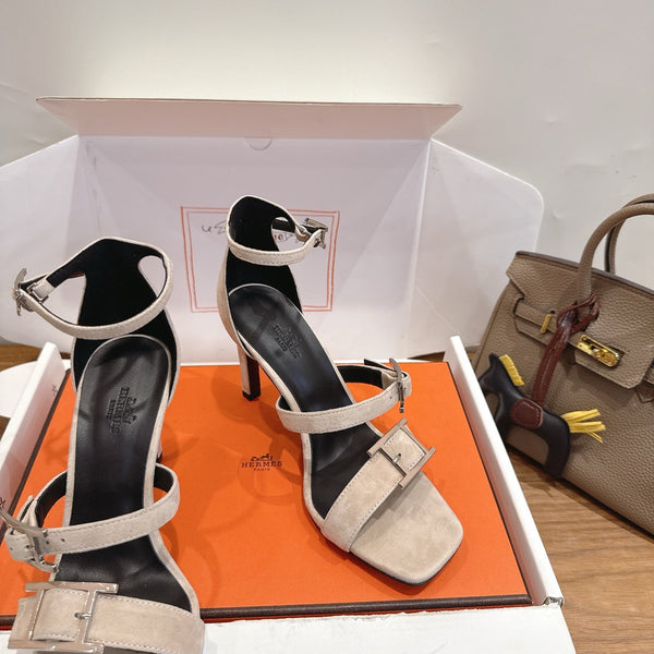 HM Liv Sandal 10.5 Beige in Deerskin 744075