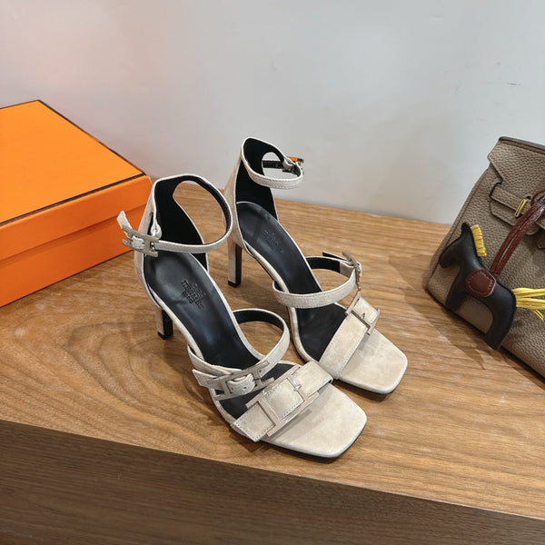 HM Liv Sandal 10.5 Beige in Deerskin 744075
