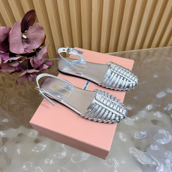 Miu Fisherman Sandal Silver in Cowhide 749063