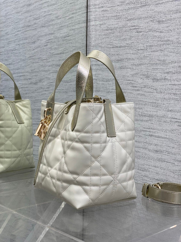 CD Toujours Vertical 18cm White in Cowhide 286396