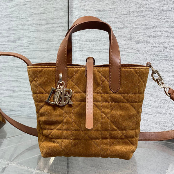 Sac CD Toujours Vertical 18 cm marron en suède 286495