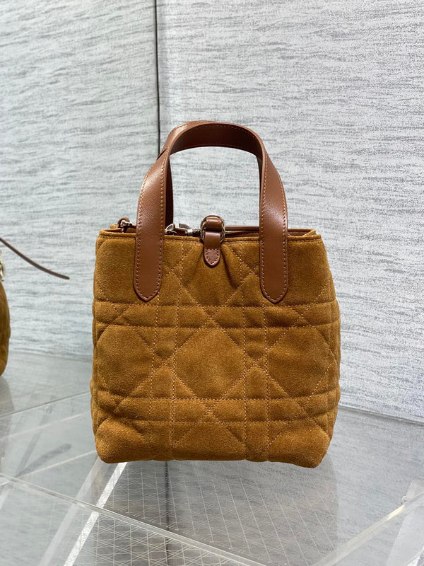 Sac CD Toujours Vertical 18 cm marron en suède 286495