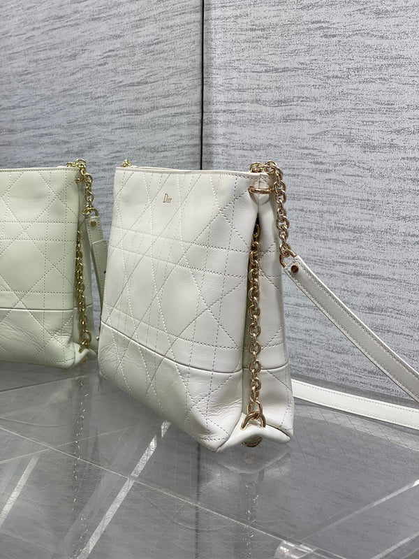 CD 26 Trianon Hobo Chain Bag 25cm White in Cowhide 286604