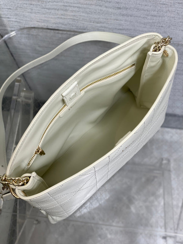 CD 26 Trianon Hobo Chain Bag 25cm White in Cowhide 286604