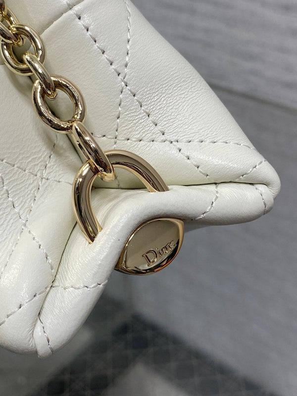 CD 26 Trianon Hobo Chain Bag 21cm White in Cowhide 286606