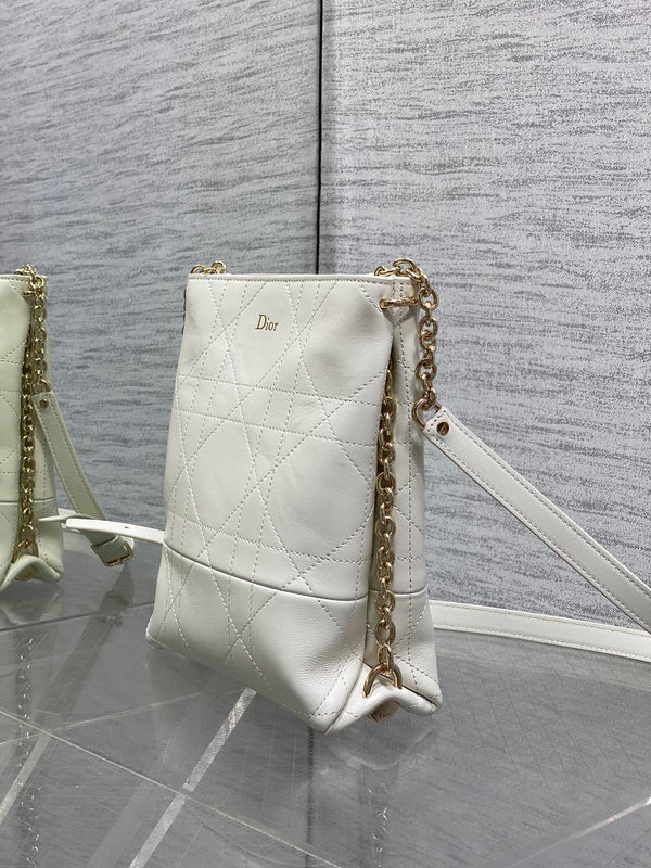 CD 26 Trianon Hobo Chain Bag 21cm White in Cowhide 286606
