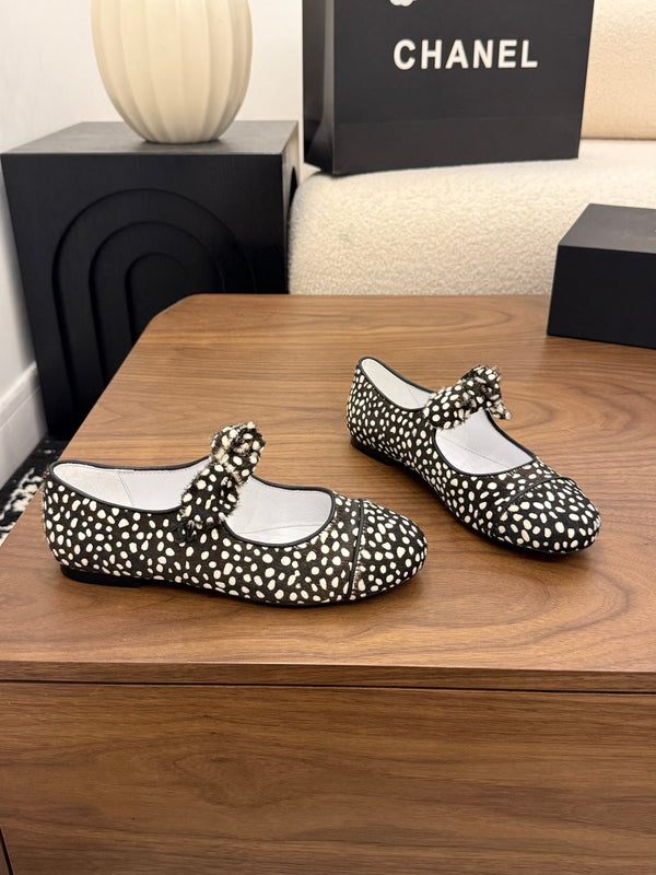 CC 26 Polka Dot Mary Janes Black White in Horsehair 756091