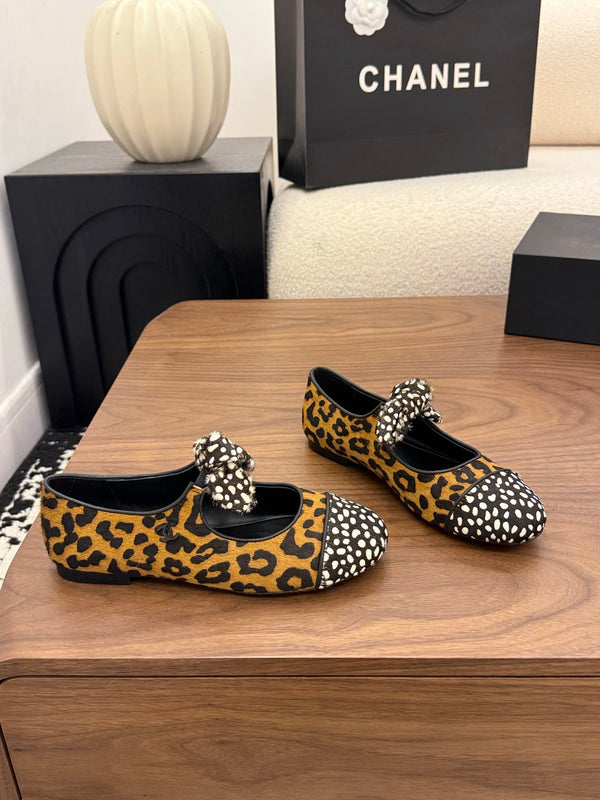 CC 26 Polka Dot Mary Janes Brown in Horsehair 756090