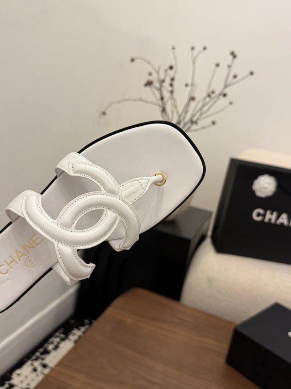 CC 26 Sandale Blanche en Peau de Vache 748530