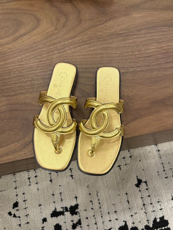 CC 26 Sandal Gold in Cowhide 748529
