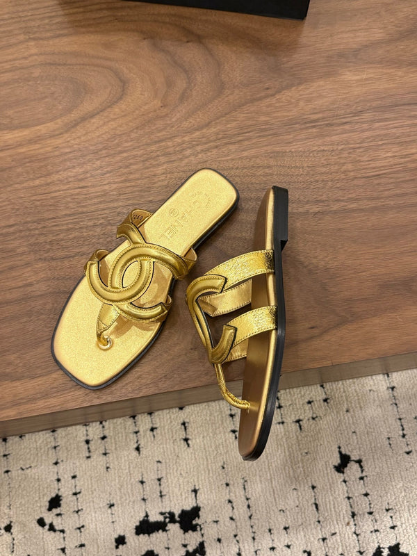 CC 26 Sandal Gold in Cowhide 748529