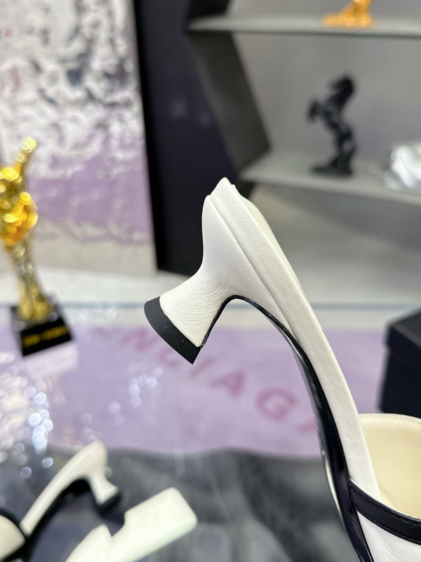 CC Double C Logo Kitten Heel 25mm Sandals White in Leather 757850