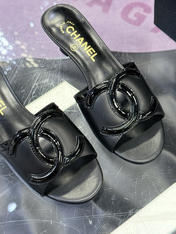 CC Double C Logo Kitten Heel 25mm Sandals Black in Leather 757855