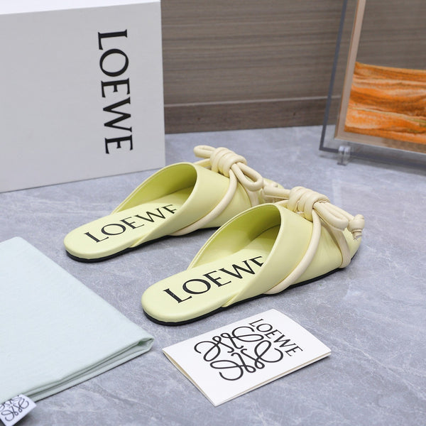 Loew 26 Knotted Closed-Toe Flat Mules Green Pastel in Lambskin 759433