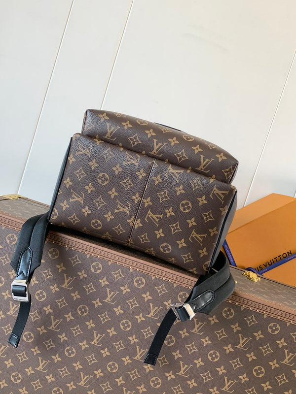 LV Discovery PM Backpack Brown Monogram Canvas