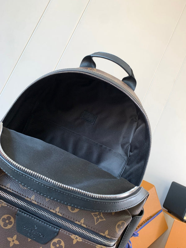 LV Discovery PM Backpack Brown Monogram Canvas