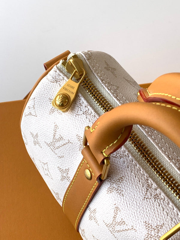 LV Keepall 25 Bandoulière Handbag White in Monogram coated Canvas 287218
