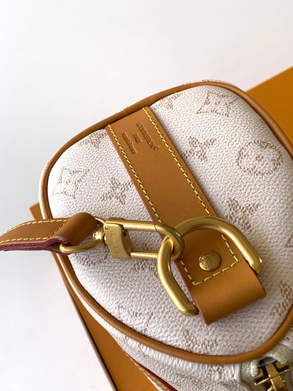 LV Keepall 25 Bandoulière Handbag White in Monogram coated Canvas 287218