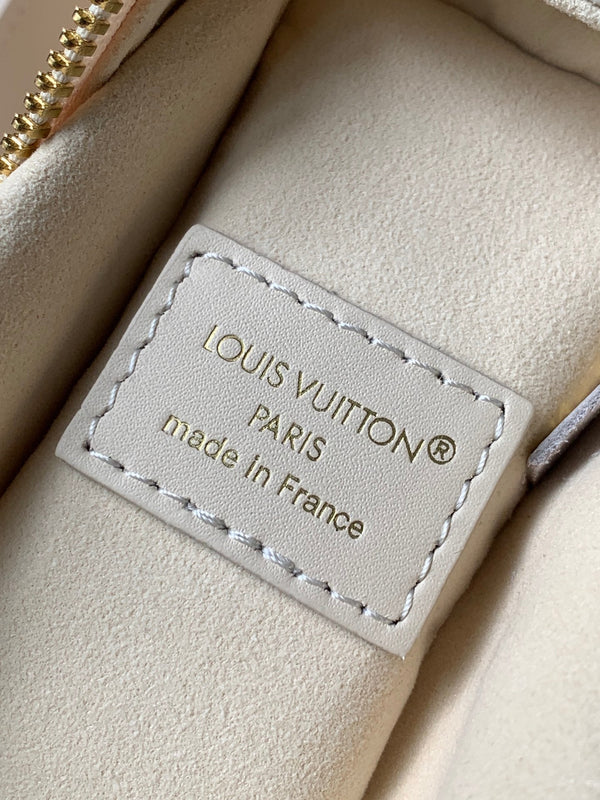 LV Side Trunk Bag 18cm White in Cowhide 287101
