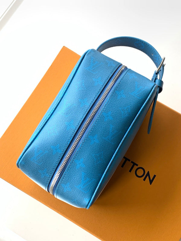 LV Locker Dopp Kit toiletry Bag 23cm Gradient Blue in Monogram Canvas 287017
