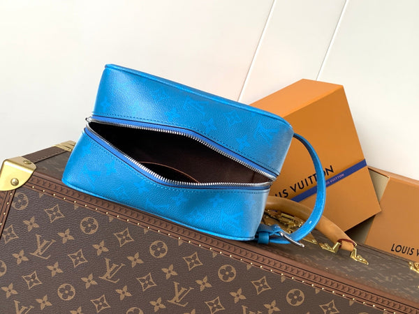 LV Locker Dopp Kit toiletry Bag 23cm Gradient Blue in Monogram Canvas 287017