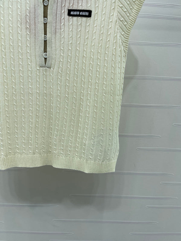 Miu 26 Crew Neck Knit Short-Sleeve T-Shirt Cream in Wool 382062