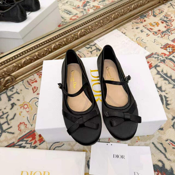 CD Ballerina Flats with a Bow Black in Silk Fabric 771788