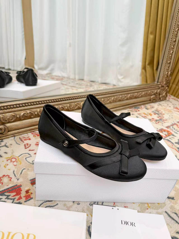 CD Ballerina Flats with a Bow Black in Silk Fabric 771788