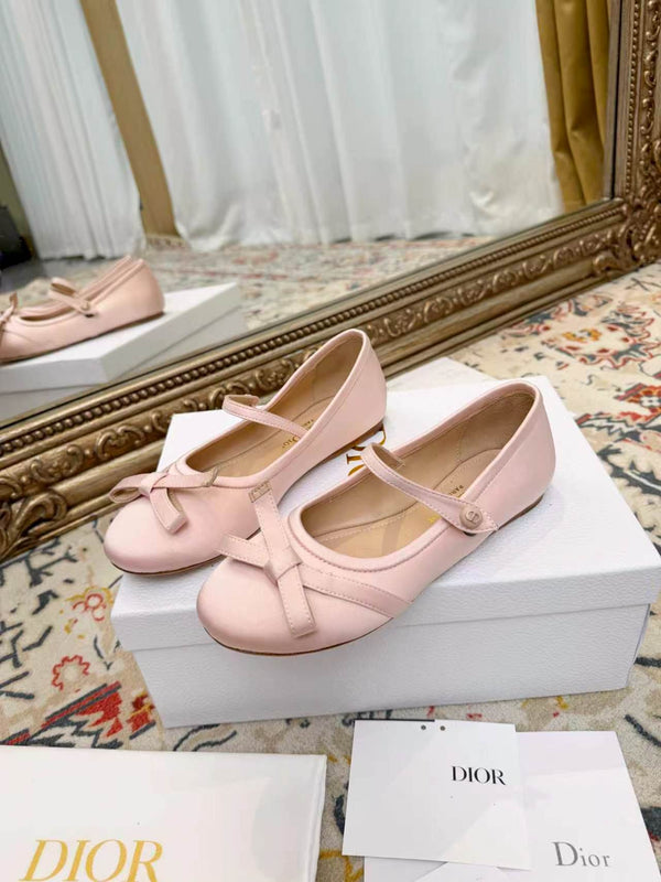 CD Ballerina Flats with a Bow Light Pink in Silk Fabric 771787