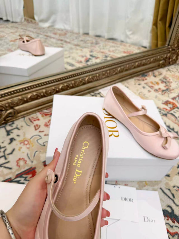 CD Ballerina Flats with a Bow Light Pink in Silk Fabric 771787