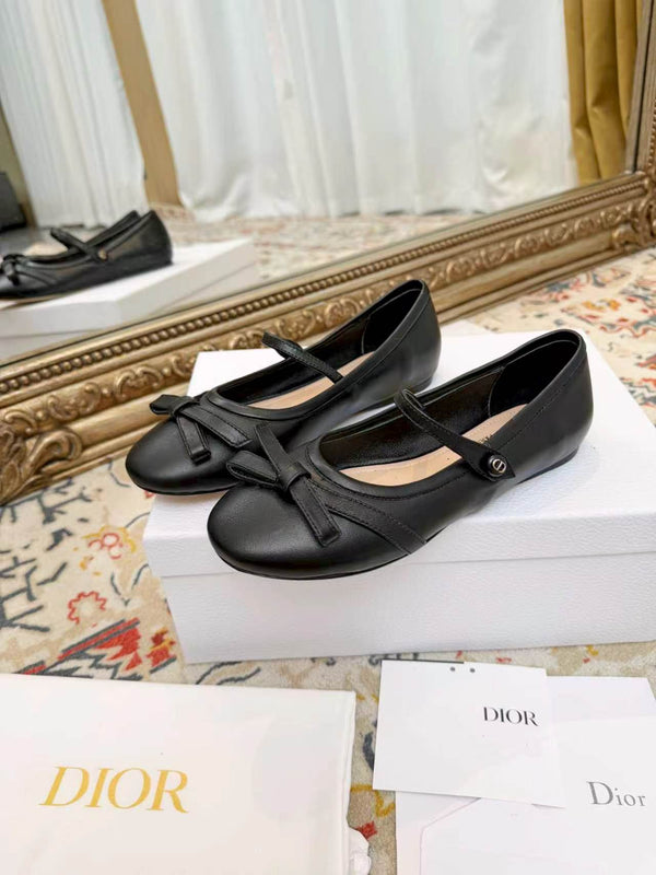 CD Ballerina Flats with a Bow Black in Sheepskin 771786