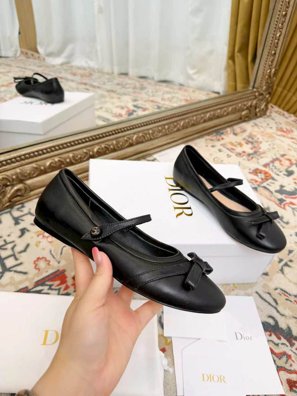 CD Ballerina Flats with a Bow Black in Sheepskin 771786