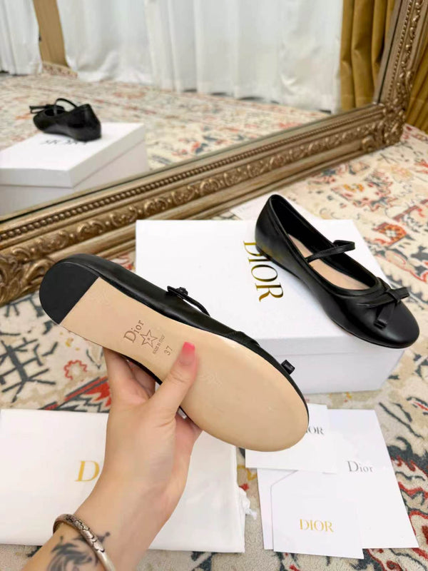 CD Ballerina Flats with a Bow Black in Sheepskin 771786