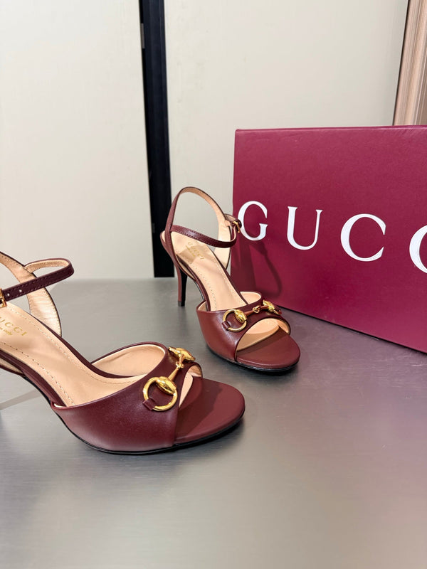 GG Buckle Stiletto Round Toe Heel Height 85mm Burgundy in Calfskin 784469