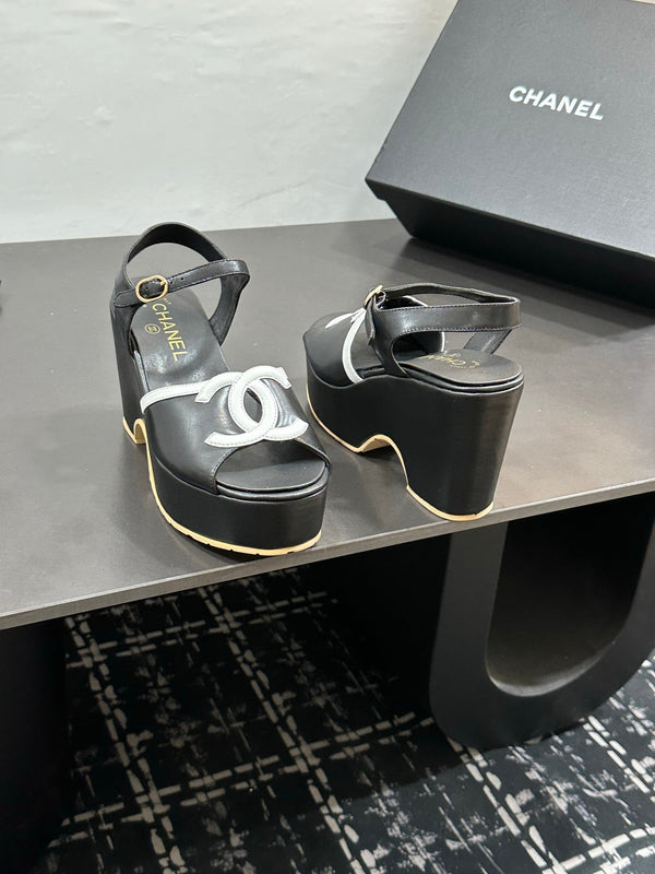 CC Platform Sandal Black in Sheepskin 784212