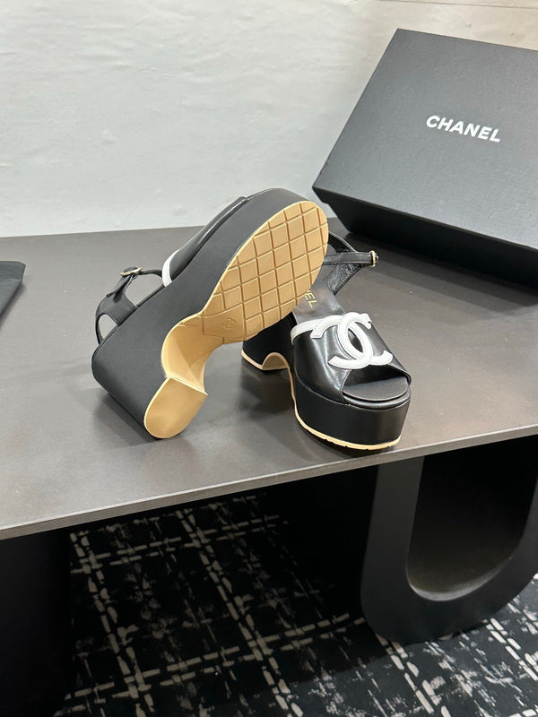 CC Platform Sandal Black in Sheepskin 784212
