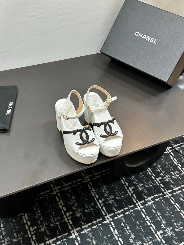 CC Platform Sandal White in Sheepskin 784211