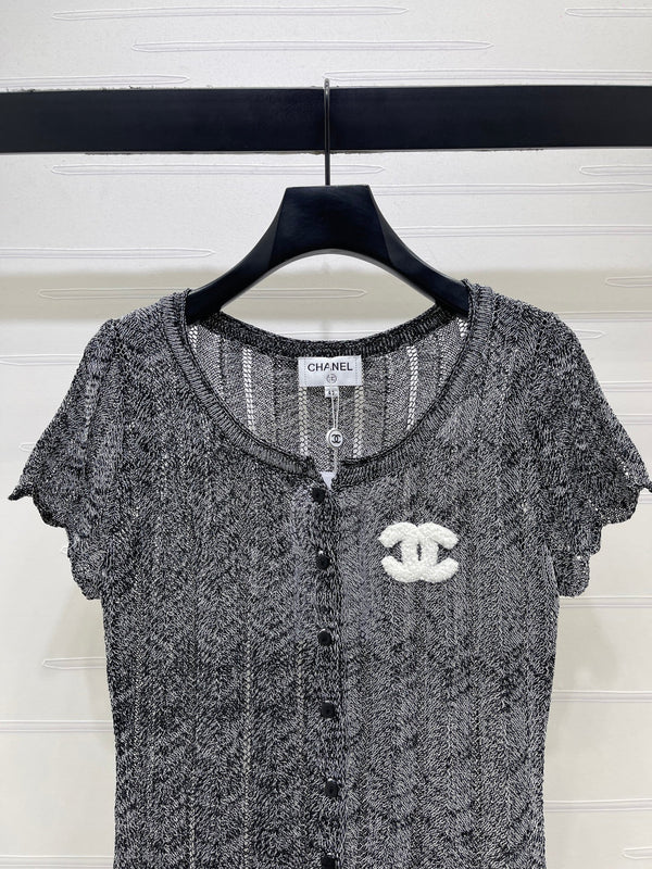 CC 26 Round Neck Short-Sleeve Cardigan Black in Wool 385424