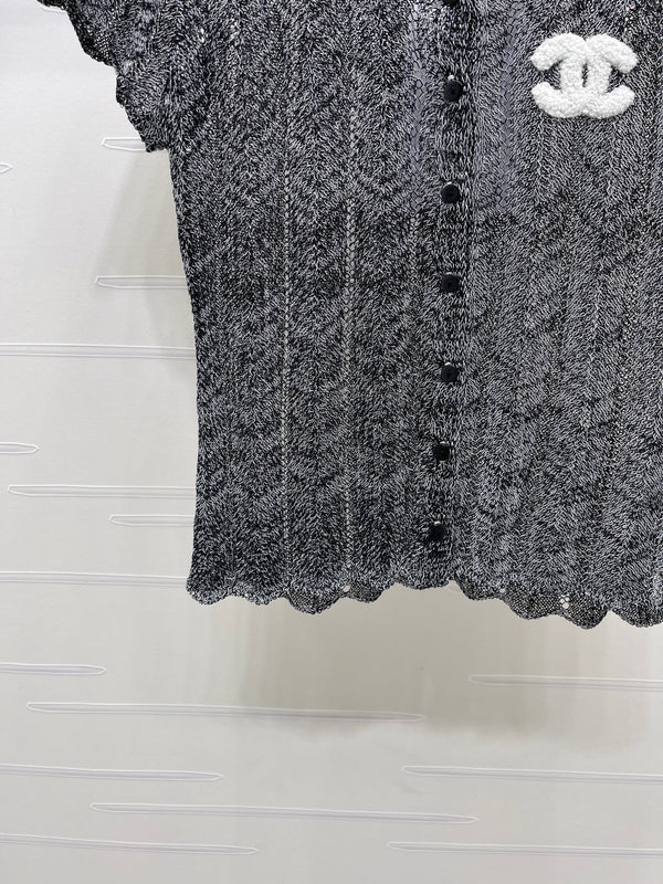 CC 26 Round Neck Short-Sleeve Cardigan Black in Wool 385424