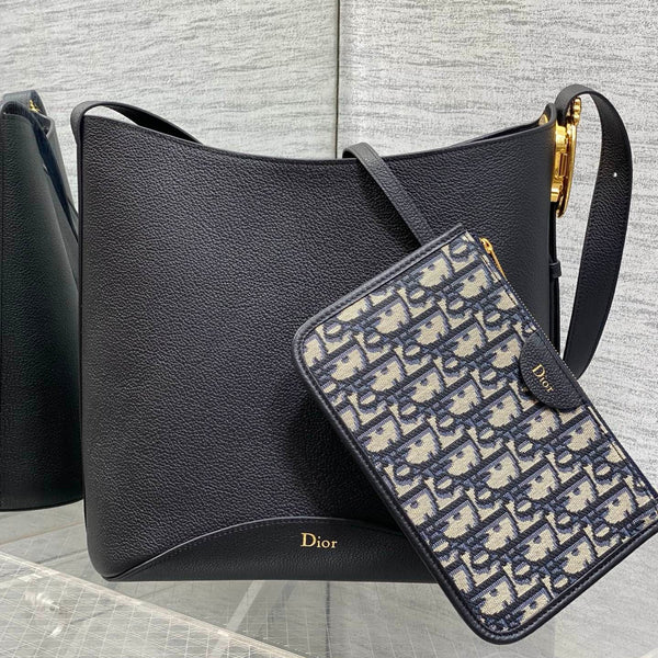 CD Médaillon Bucket Bag 26.5cm Black in Cowhide 155522