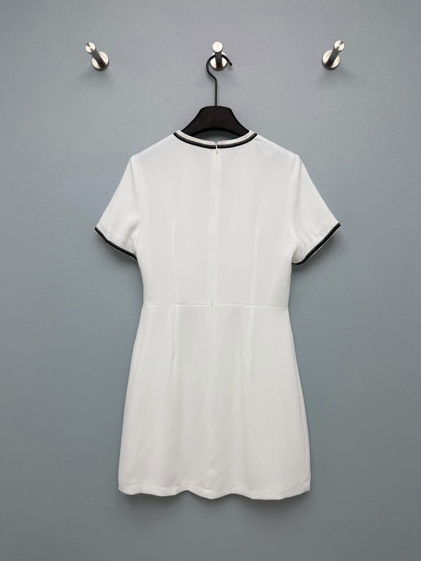 CD 26 Waist-Defining Short-Sleeve Dress White in Wool Knitwear and Cotton Blend 386807