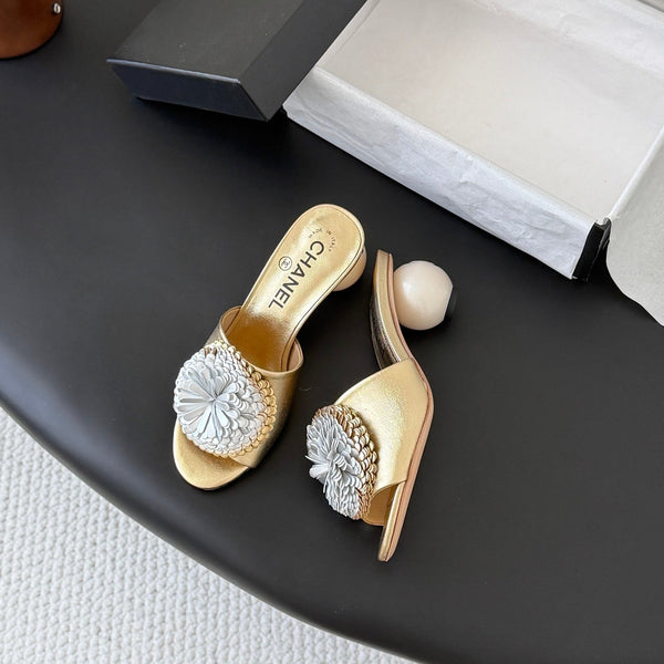CC 26 Sandal 55mm Camellia Pearl Gold in Cowhide 803190