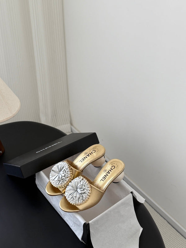 CC 26 Sandal 55mm Camellia Pearl Gold in Cowhide 803190