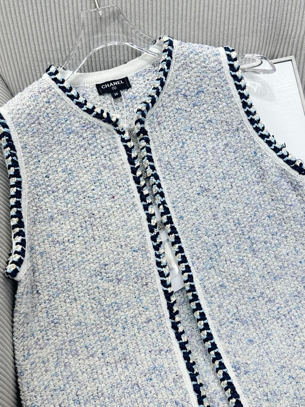 CC 26 Knitted Vest Jacket Light Blue in Wool 387495