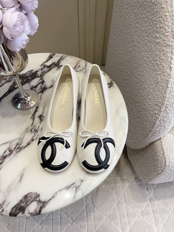 CC 26 Pump with Pearl Heels 65mm White in Cowhide 808020